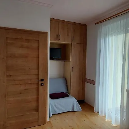 Violetta Vendeghaz アパート ケストヘイ