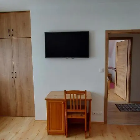 Violetta Vendeghaz アパート ケストヘイ