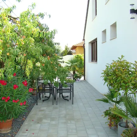 アパート Violetta Vendeghaz *