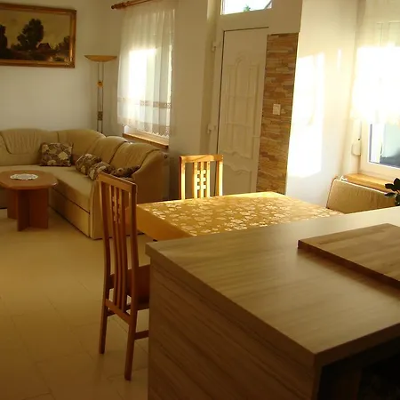 アパート Violetta Vendeghaz *