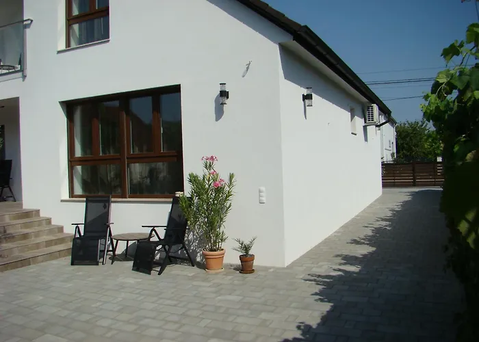 维奥莱塔文德汉斯公寓 *